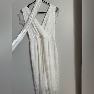 Bridal maternity lace dress size 2. (Fits 6/8) Tiffany Rose